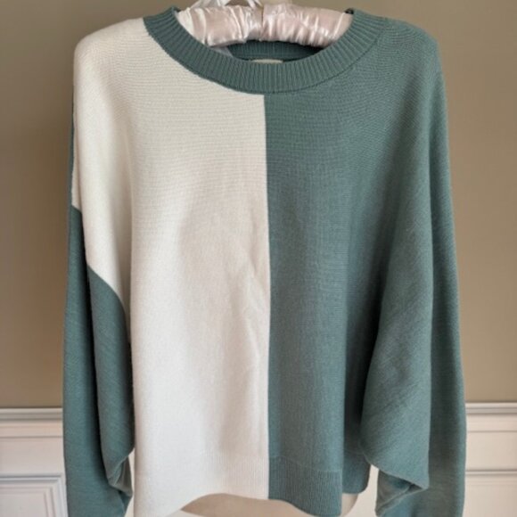 NWT Women's Crew Neck Long Sleeve Sweater Size M - Picture 3 of 10